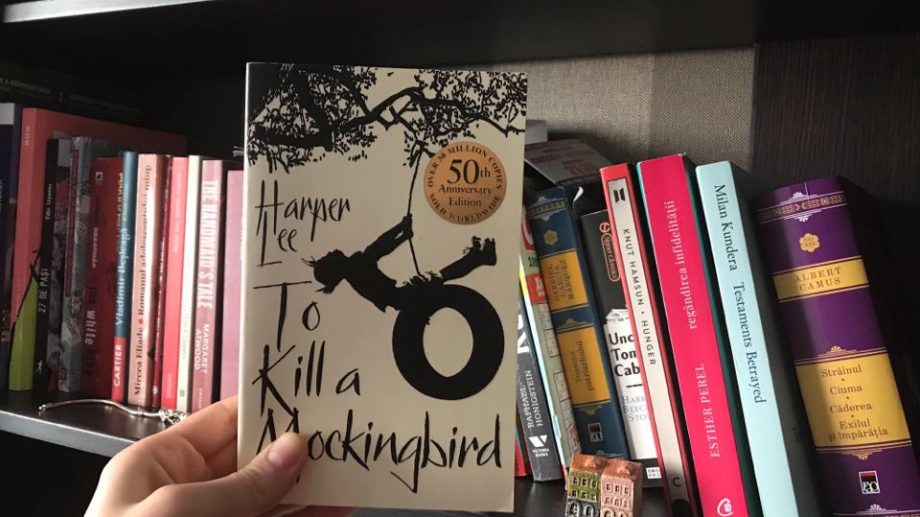 „Să ucizi o pasăre cântătoare” de Harper Lee: o carte în loc de o sută de lecții de toleranță